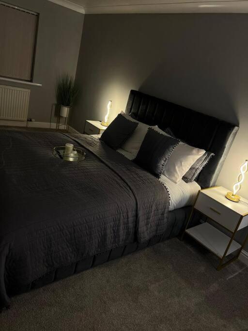 Frank Lane Vila Dewsbury Exterior foto